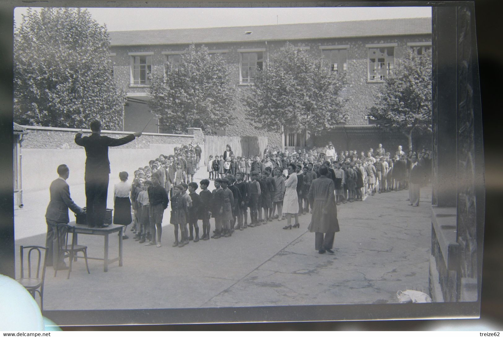 Rarement Vu  Lot 4 Négatifs Souples De Photo 8 Mai 1945 Dans Une école V De La Victoire Et Croix De Lorraine Lieu ? - Krieg, Militär
