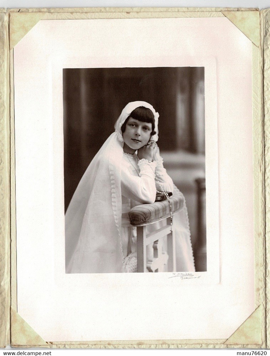 Photo :communion  Jolie Jeune Fille , Photographe  G. CHAMPROUX ET R . DENIEAU à Beaumont Sur Sarthe  . - Old (before 1900)