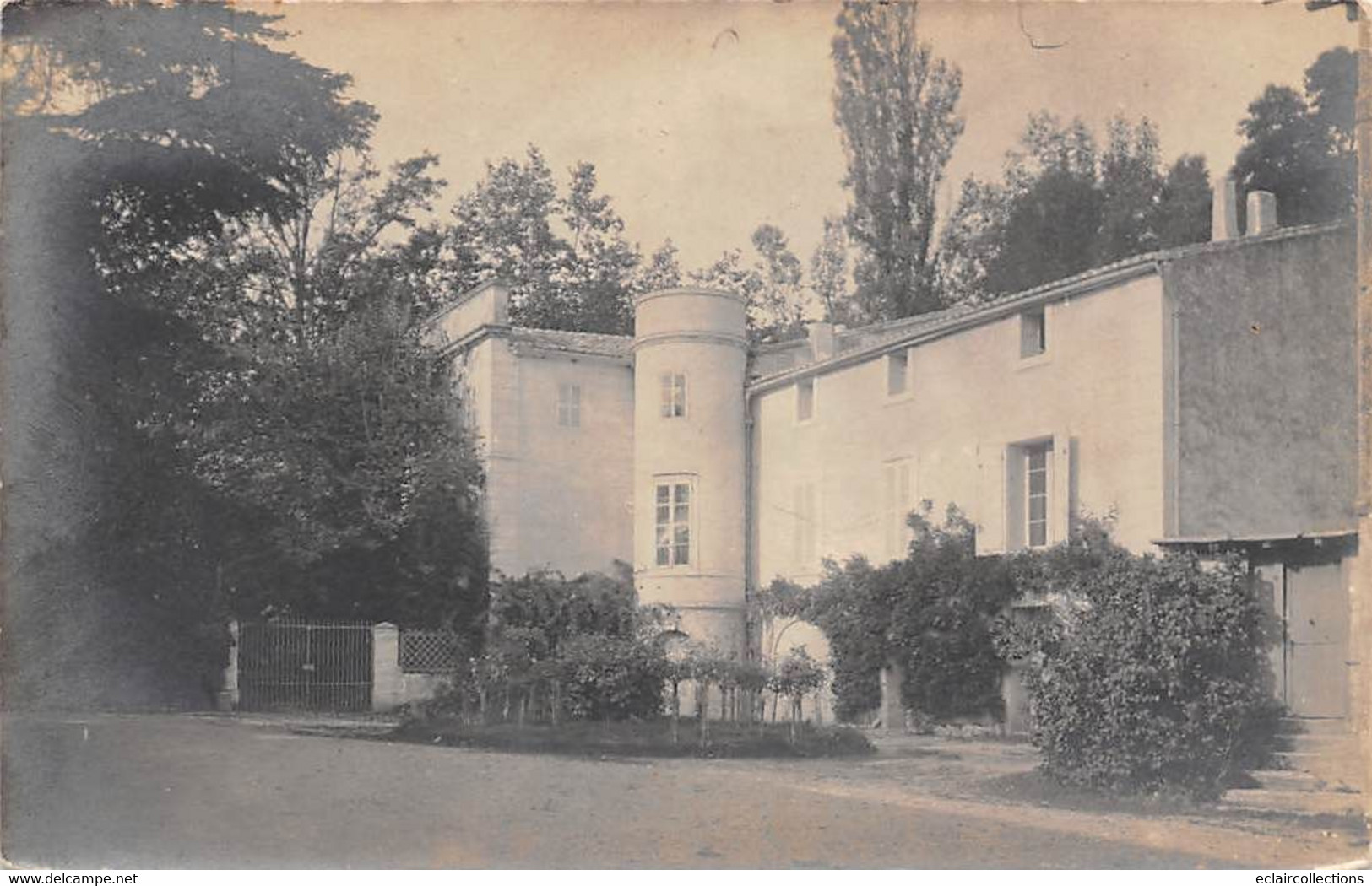 Thème Carte Postale  A Identifier : Un Château    (voir Scan) - Fotografia