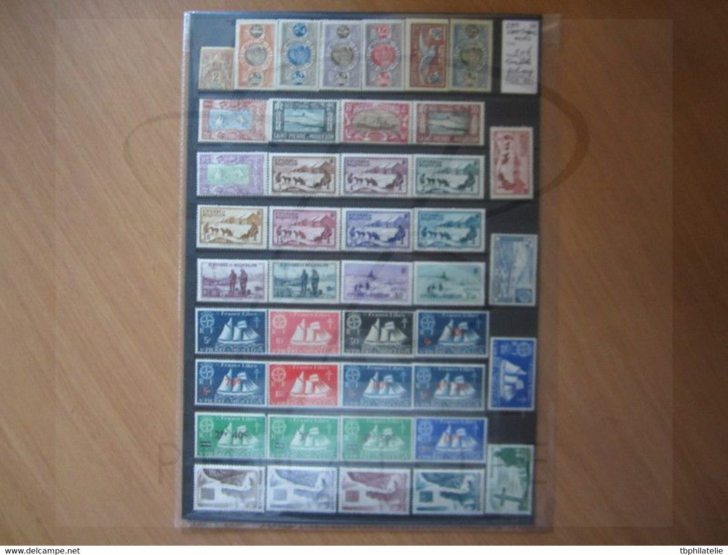 VEND LOT DE 100 TIMBRES DE S.P.M. , NEUFS (e) - Collections, Lots & Series