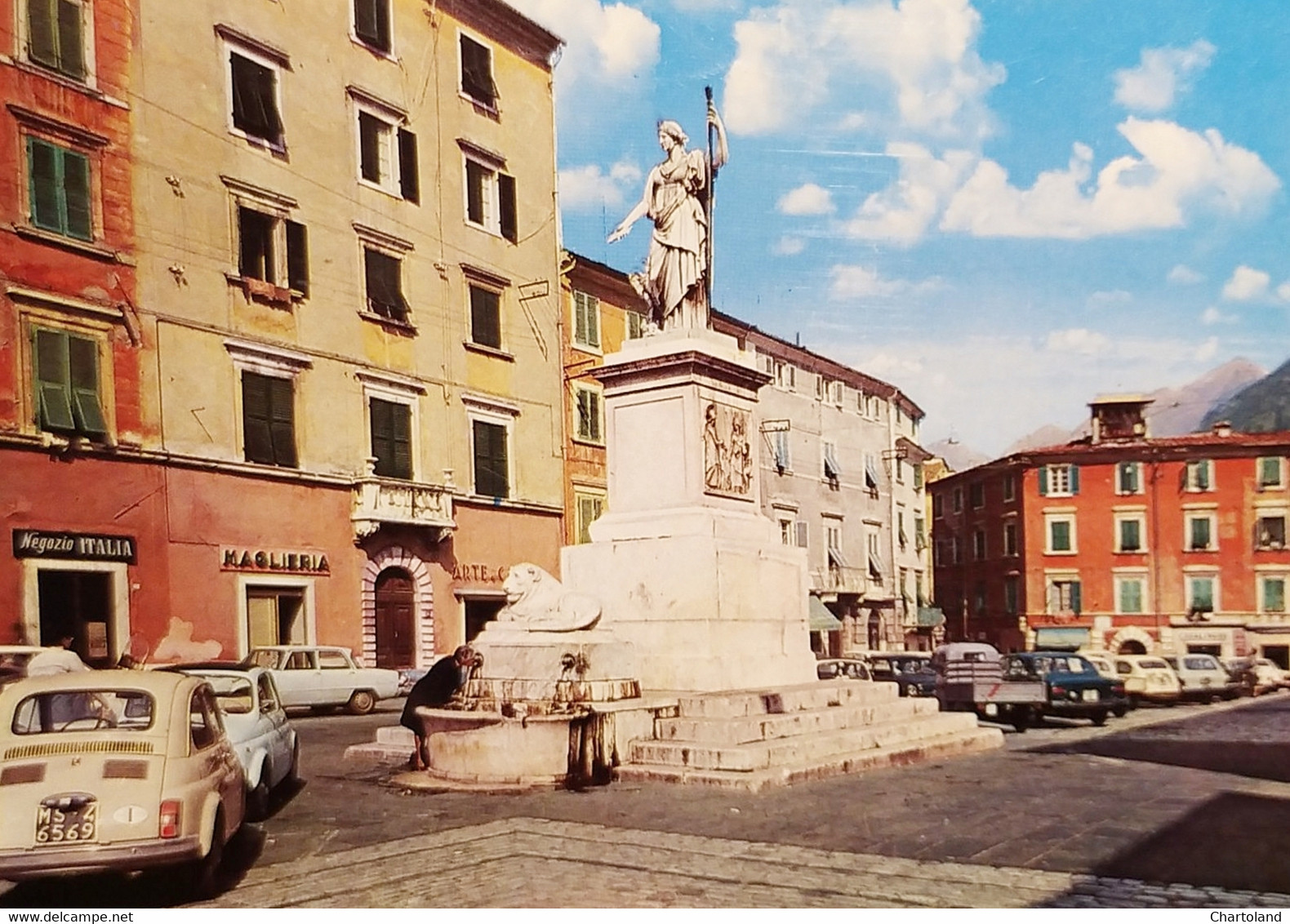 Cartolina - Carrara - Piazza Alberica - 1974 - Massa