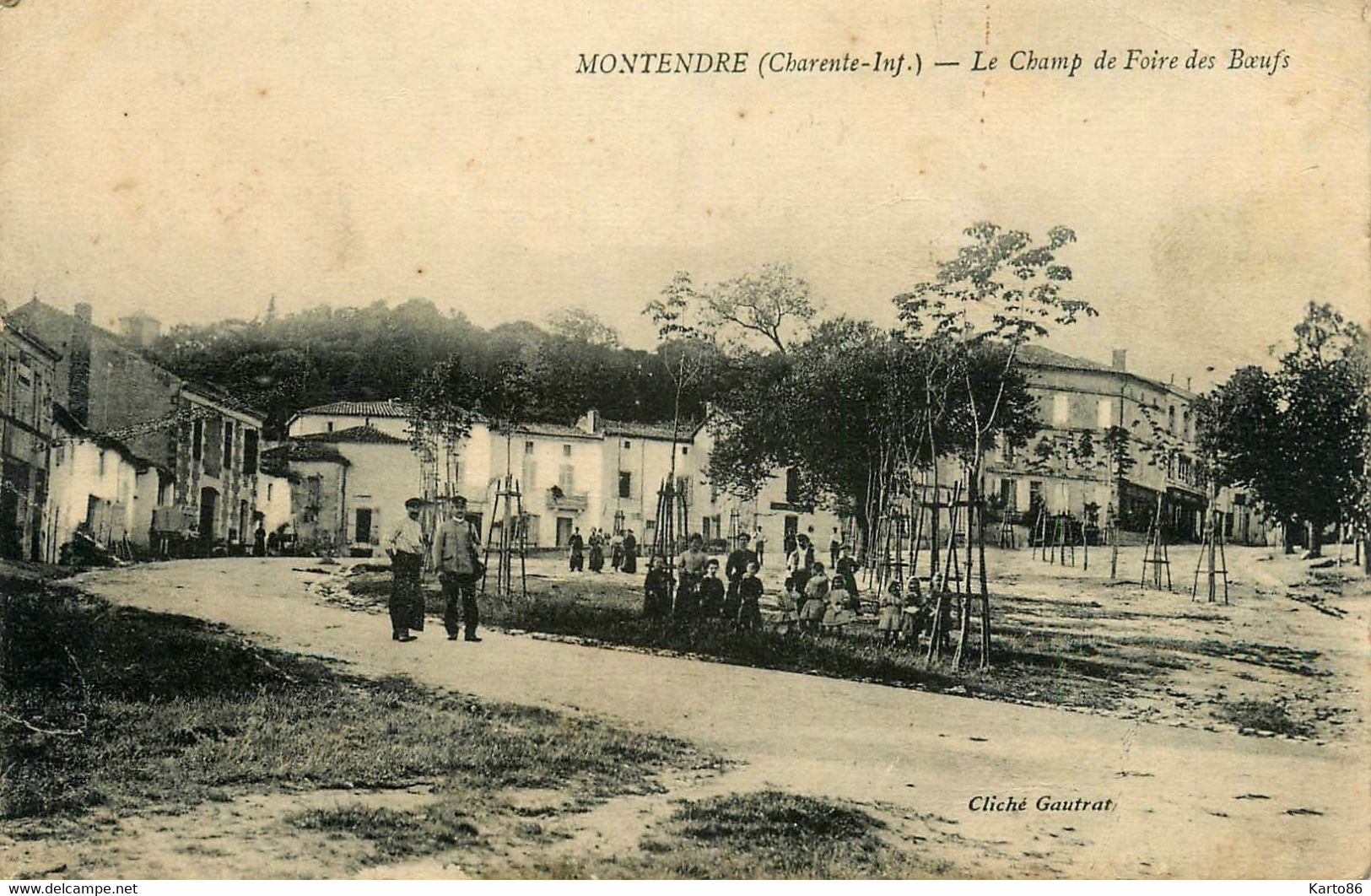 Montendre * Le Champ De Foire Des Boeufs - Montendre