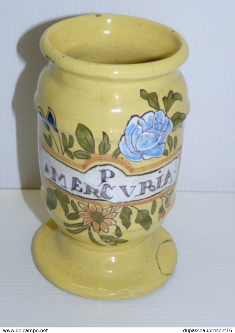 ANCIEN POT A PHARMACIE ALBARELLO XVIIIe-XIXe FAIENCE MOUSTIERS OU MONTPELLIER Collection Vitrine Déco - Moustiers (FRA)