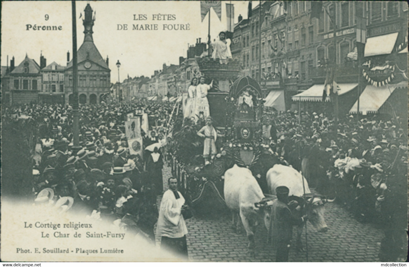 80 PERONNE / Le Cortège Religieux- Le Char De Saint-Fursy  / - Peronne