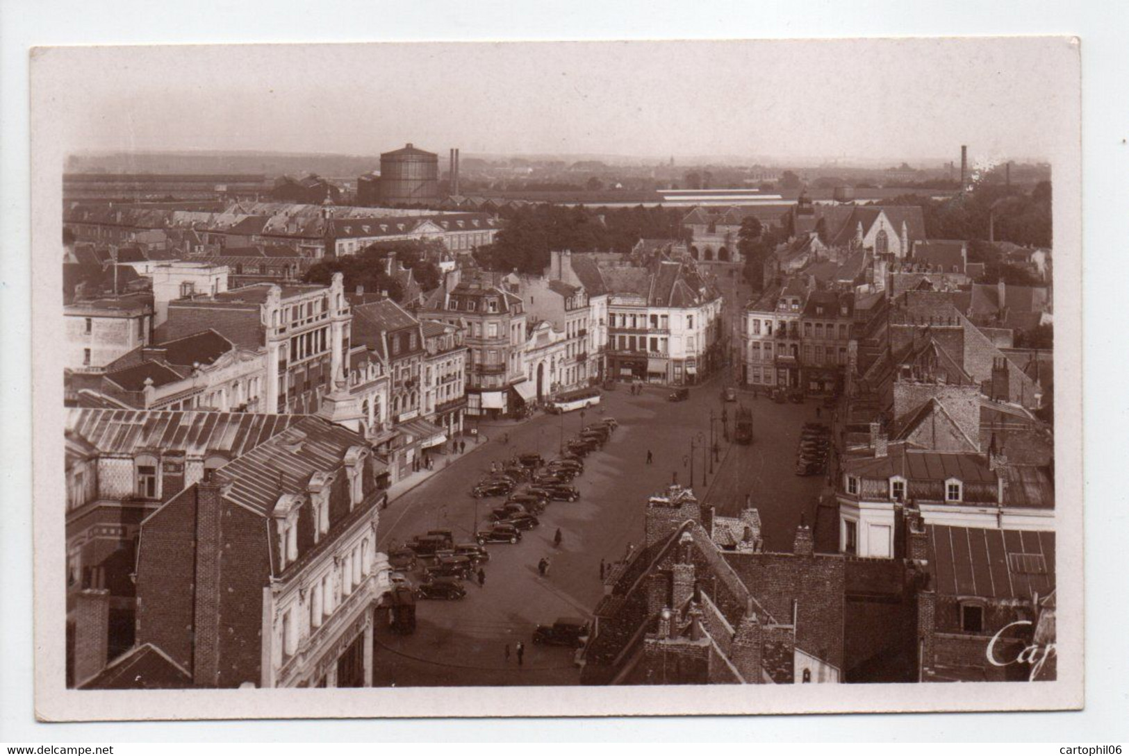 - CPSM DOUAI (59) - Vue Générale De La Grand'Place - Photo CAP N° 9 - - Douai