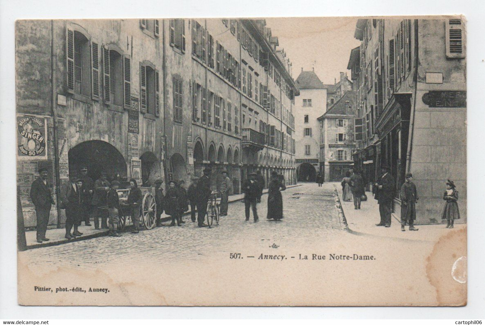 - CPA ANNECY (74) - La Rue Notre-Dame (belle Animation) - Photo-Edition Pittier 507 - - Annecy