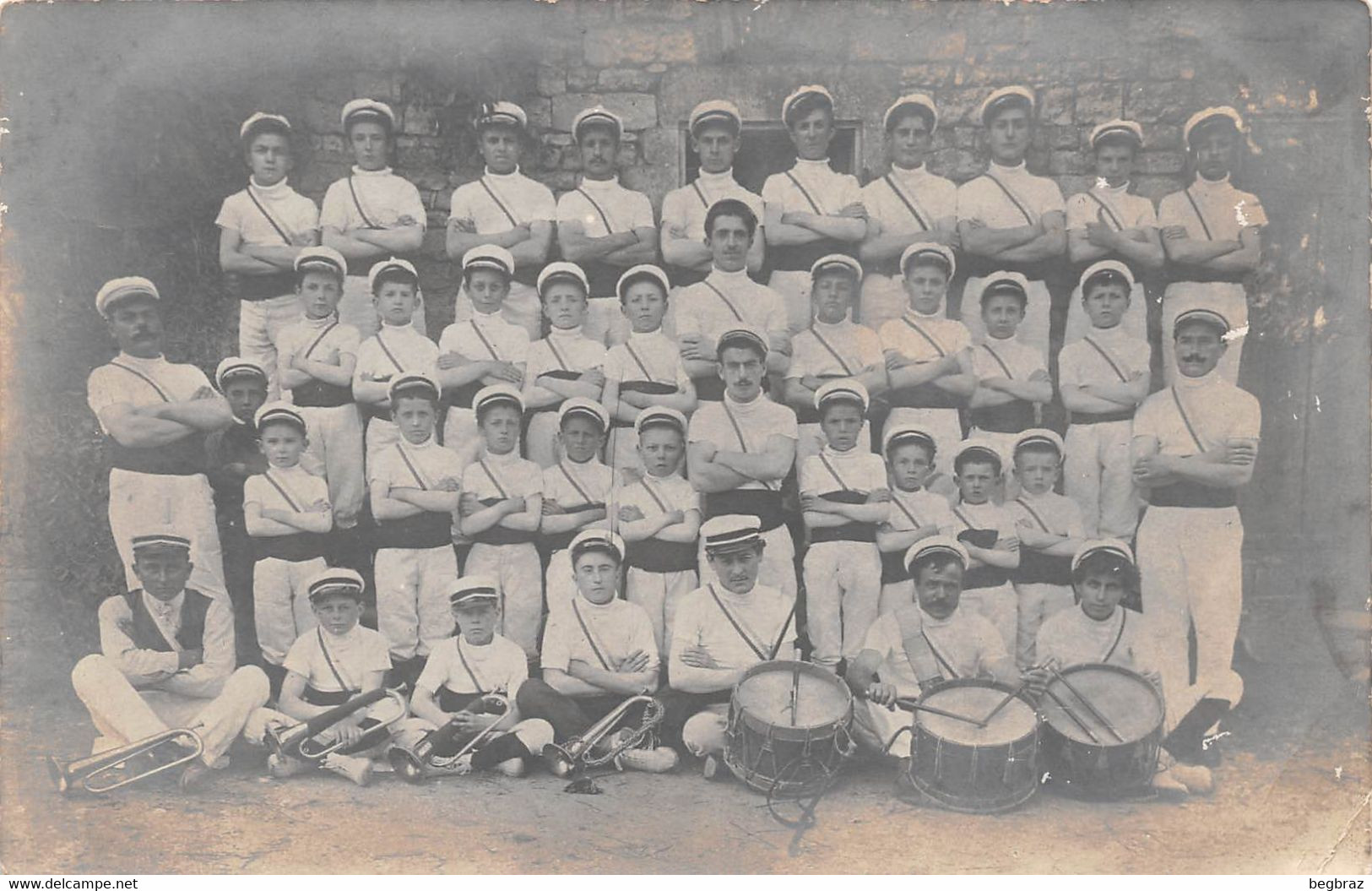 SAINTE HERMINE    CARTE PHOTO   FANFARE GROUPE DE GYMNASTIQUE - Sainte Hermine