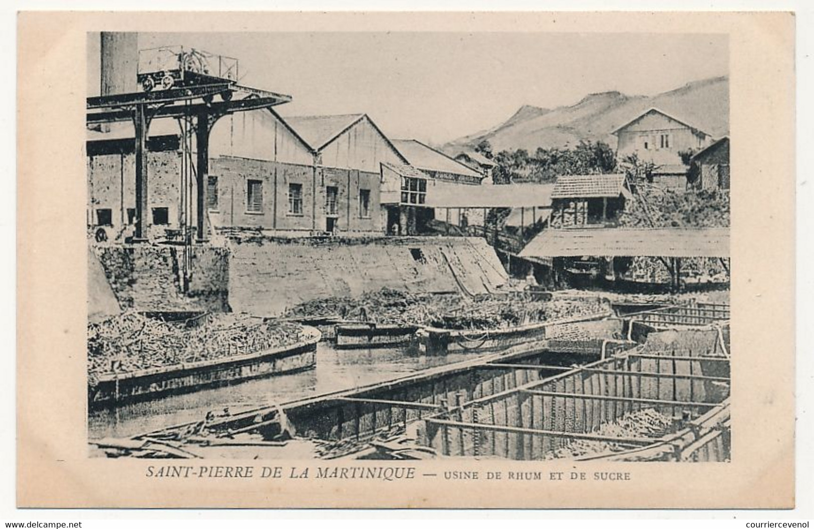 CPA - MARTINIQUE - SAINT PIERRE - Usine De Rhum Et De Sucre - Autres & Non Classés