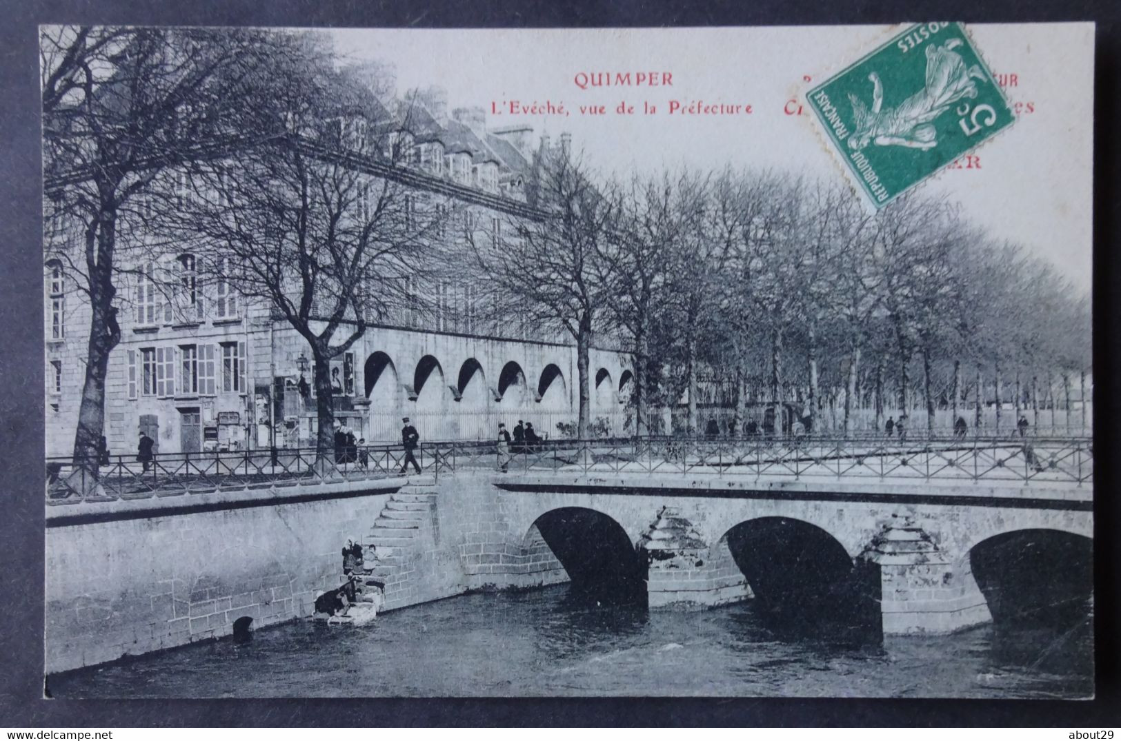 CPA 29 QUIMPER - L'Evéché Vu De La Préfecture - Carte Publicitaire "le Brillant Du Bon Frotteur" - Voir Verso Réf. V 111 - Quimper