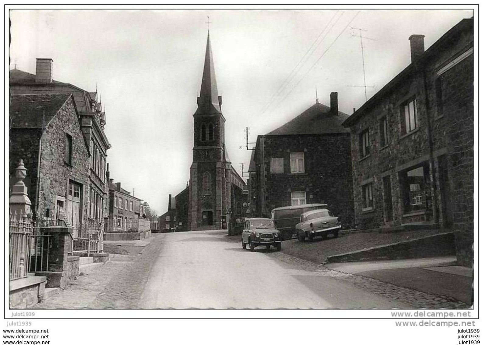 AWENNE ..--  Rue De L ' Eglise . - Saint-Hubert