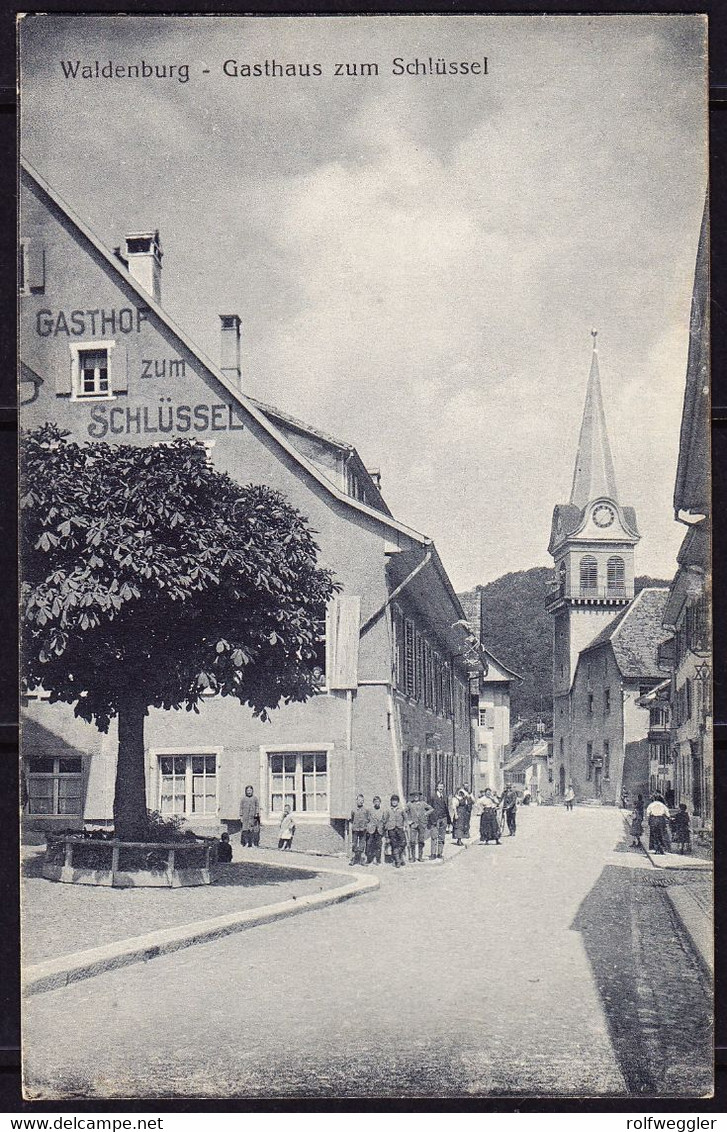 1922 Gelaufene AK Aus Waldenburg, Gasthaus Zum Schlüssel. Rückseitig Etwas Fleckig Mit Militärstempel - Waldenburg