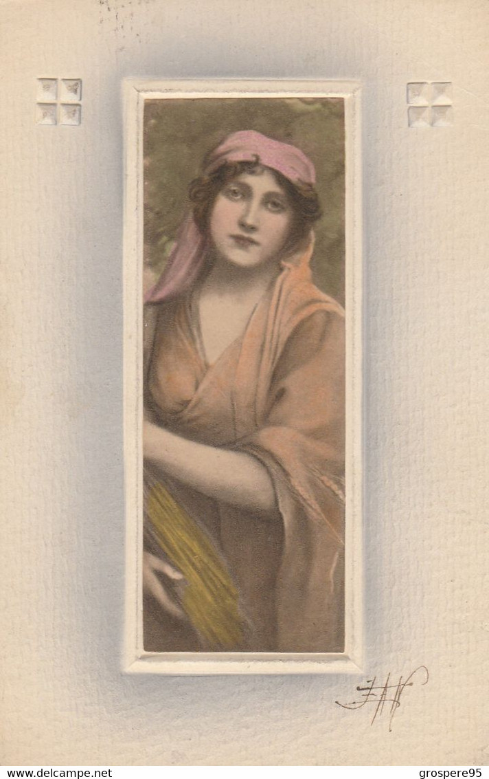 JEUNE FEMME DANS UN CADRE GAUFFRE - Women