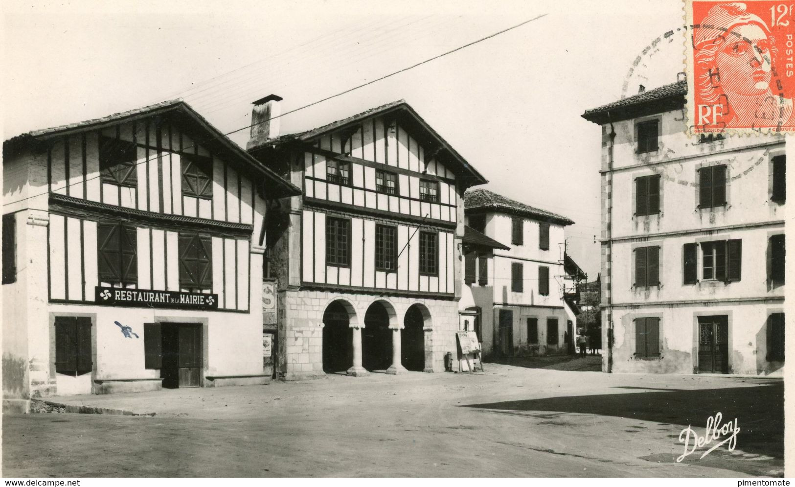 URRUGNE PLACE DE LA MAIRIE RESTAURANT DE LA MAIRIE - Urrugne