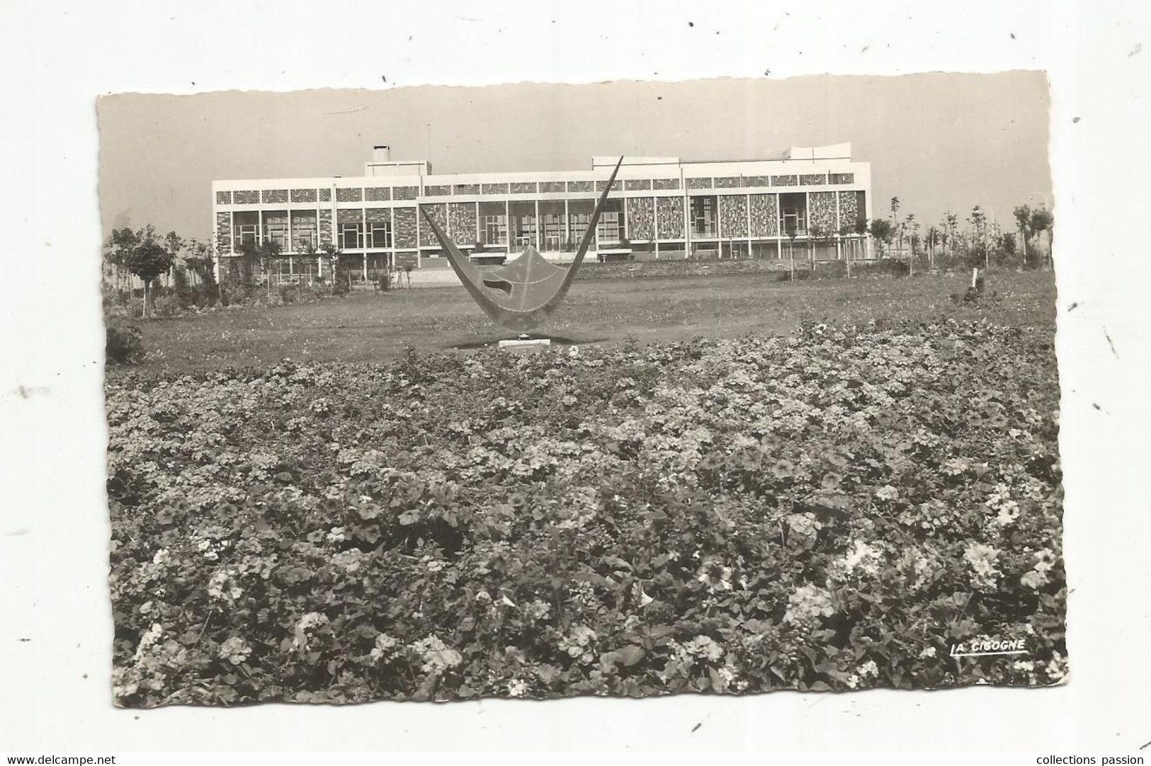 Cp , 62 ,BOULOGNE , Le Casino De La Plage Et Les Jardins , Ed. La Cigogne , N° 62.995.13 ,voyagée 1964 - Boulogne Sur Mer