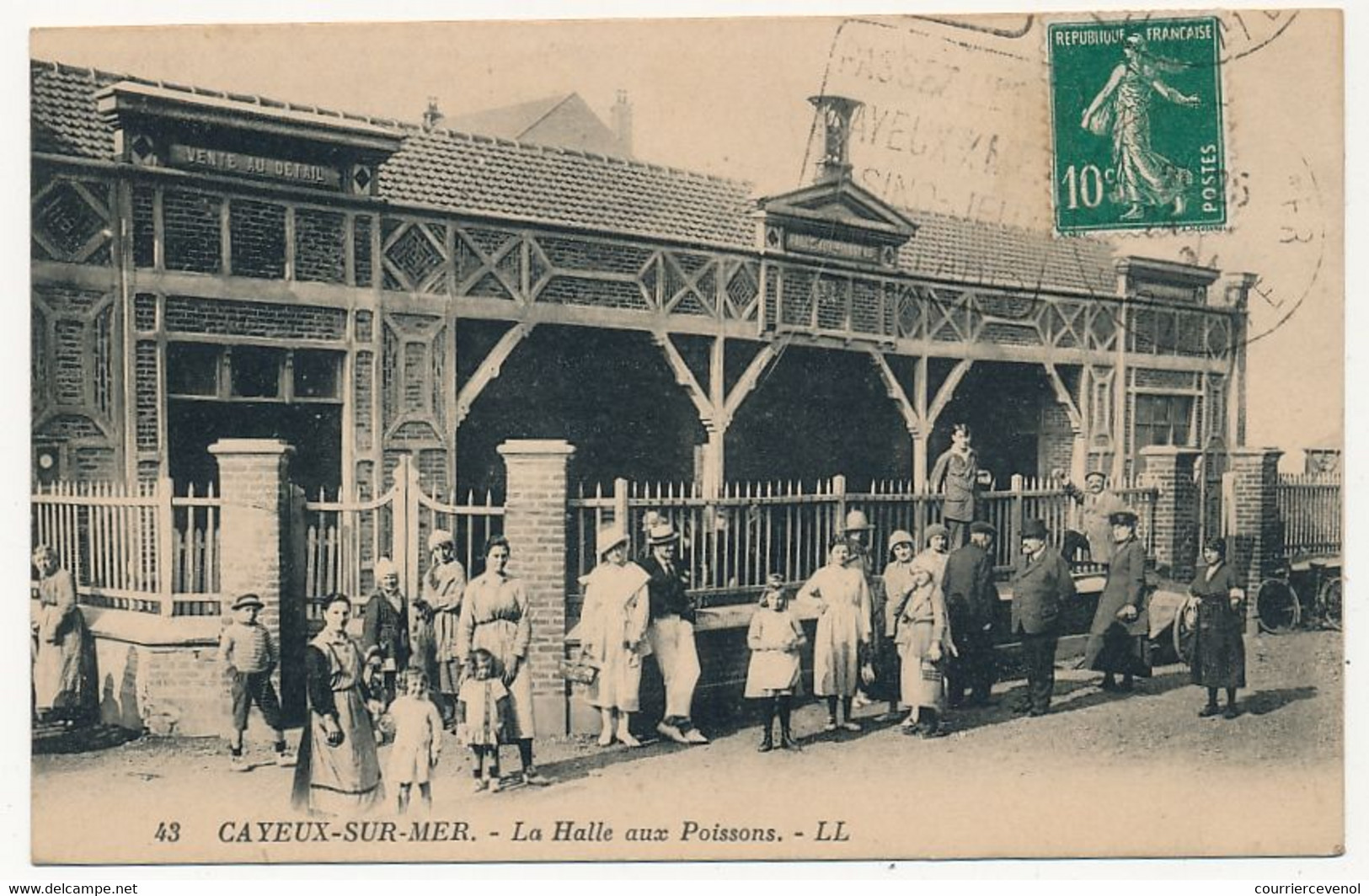 CPA - CAYEUX-SUR-MER (Somme) - La Halle Aux Poissons - Cayeux Sur Mer