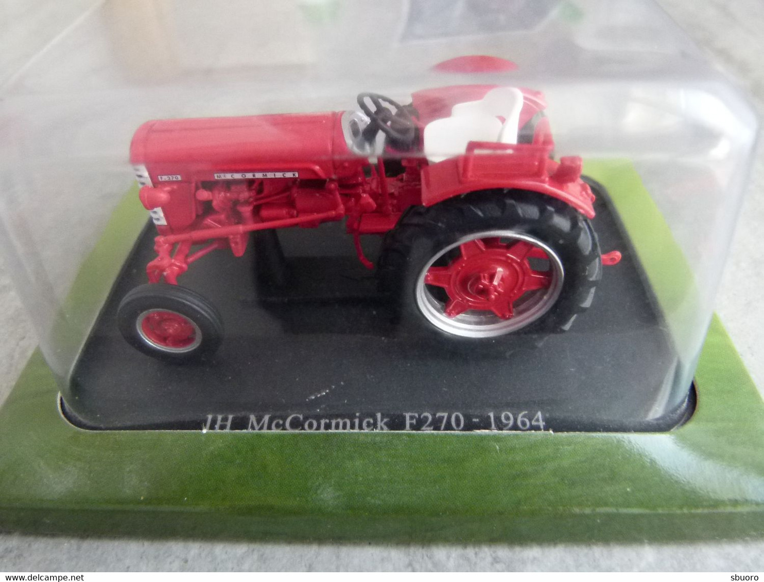 Lot De 3 Tracteurs Miniatures. Fordson F (1917), Someca Som 35 (1960) Et IH McCormick F270 (1964). Voir 4 Images - Tractors