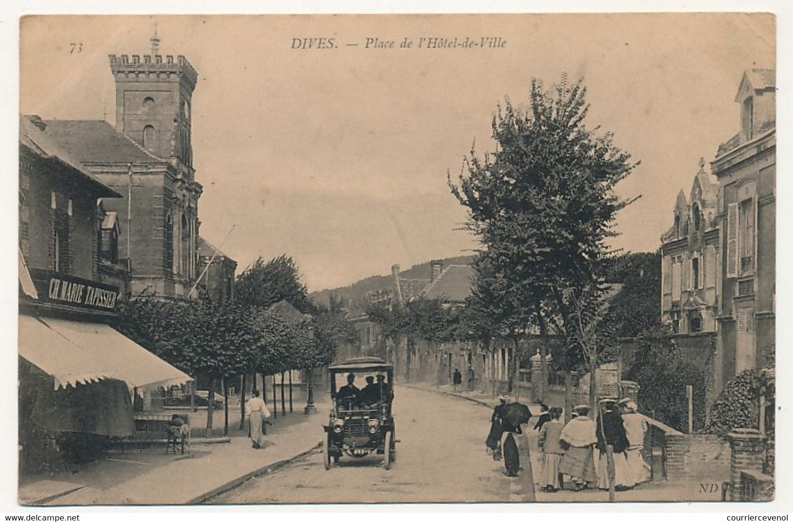 CPA - DIVES (Calvados) - Place De L'Hôtel-de-Ville - Dives