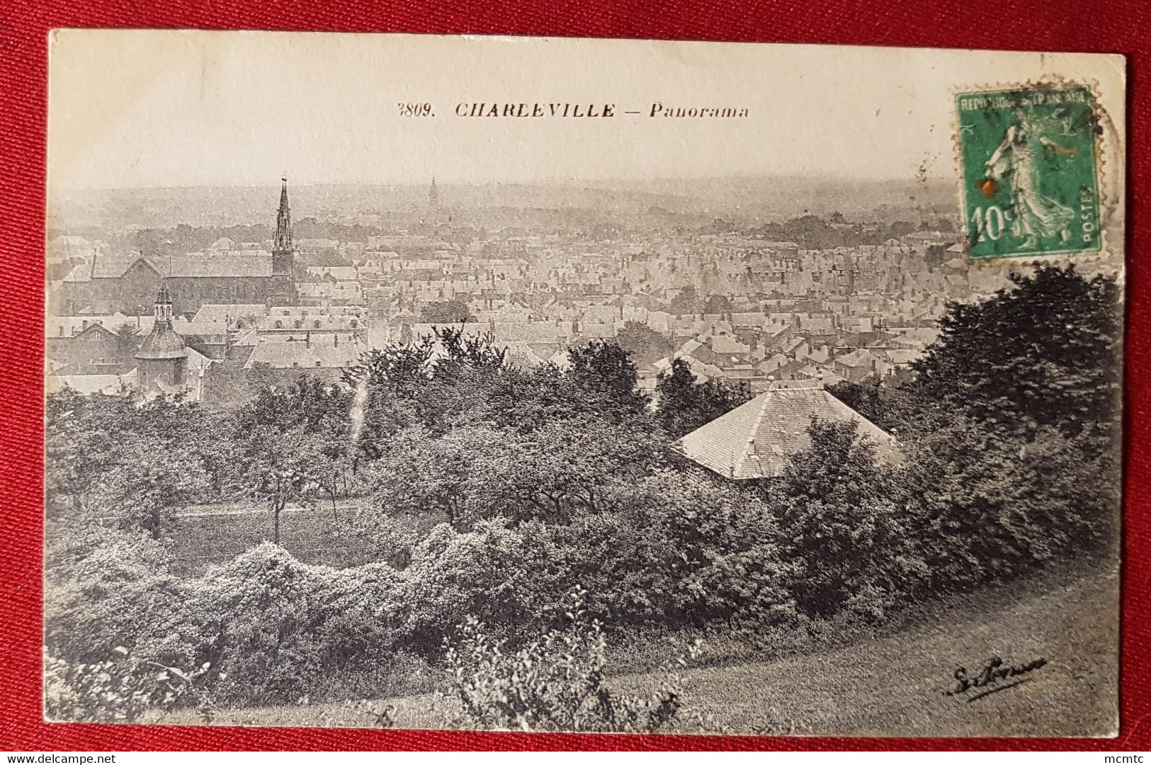 CPA Abîmée   -  Charleville  - Panorama - Charleville