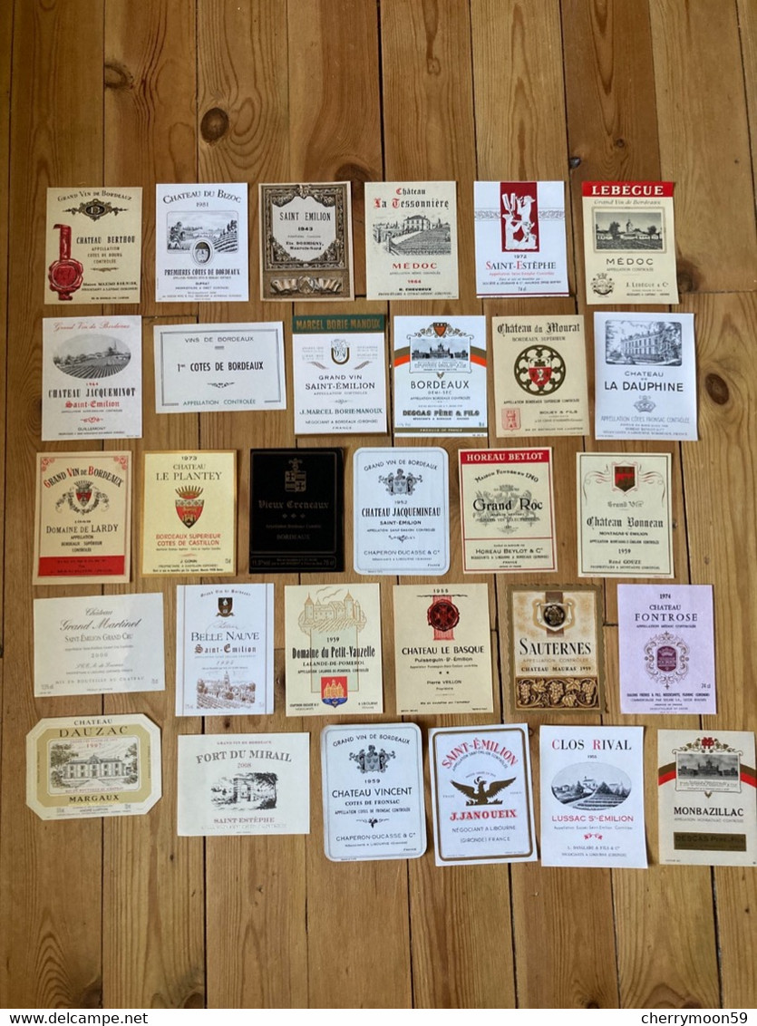 Lot De 30 étiquettes De Bouteilles De Vin - Lots & Sammlungen
