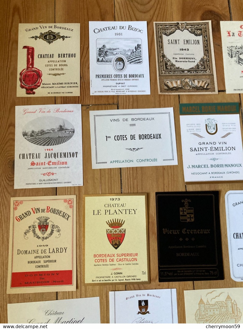 Lot De 30 étiquettes De Bouteilles De Vin - Collections & Sets