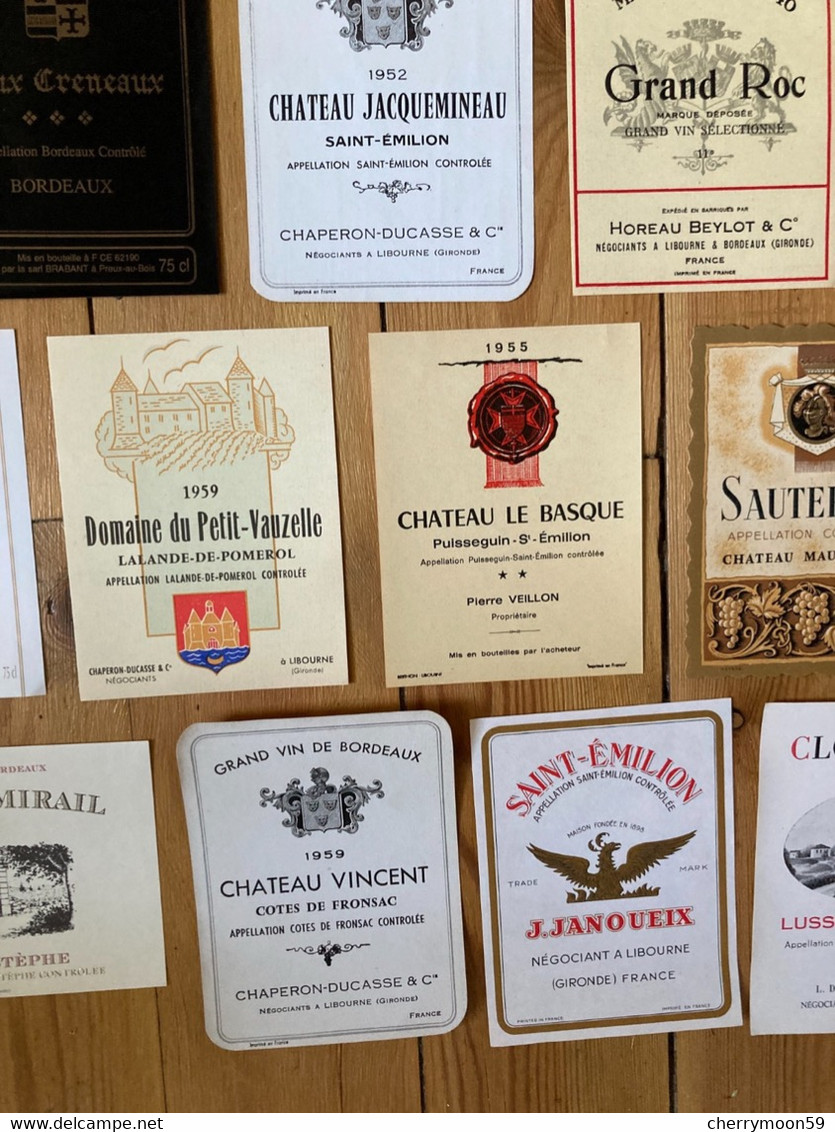 Lot De 30 étiquettes De Bouteilles De Vin - Collections & Sets