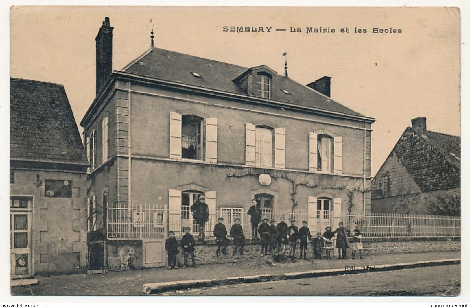 CPA - SEMBLAY (Nièvre) - La Mairie Et Les écoles - Sonstige & Ohne Zuordnung