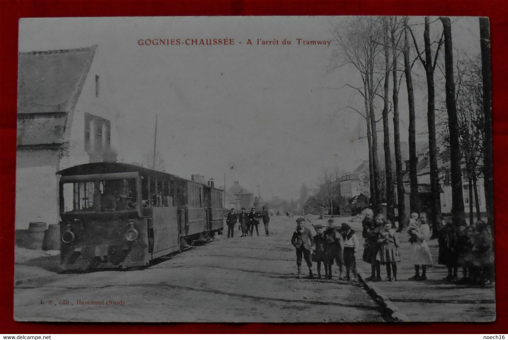 CPA Gognies-Chaussée / Frontière Franco-belge / A L'arrêt Du Tramway - Autres & Non Classés