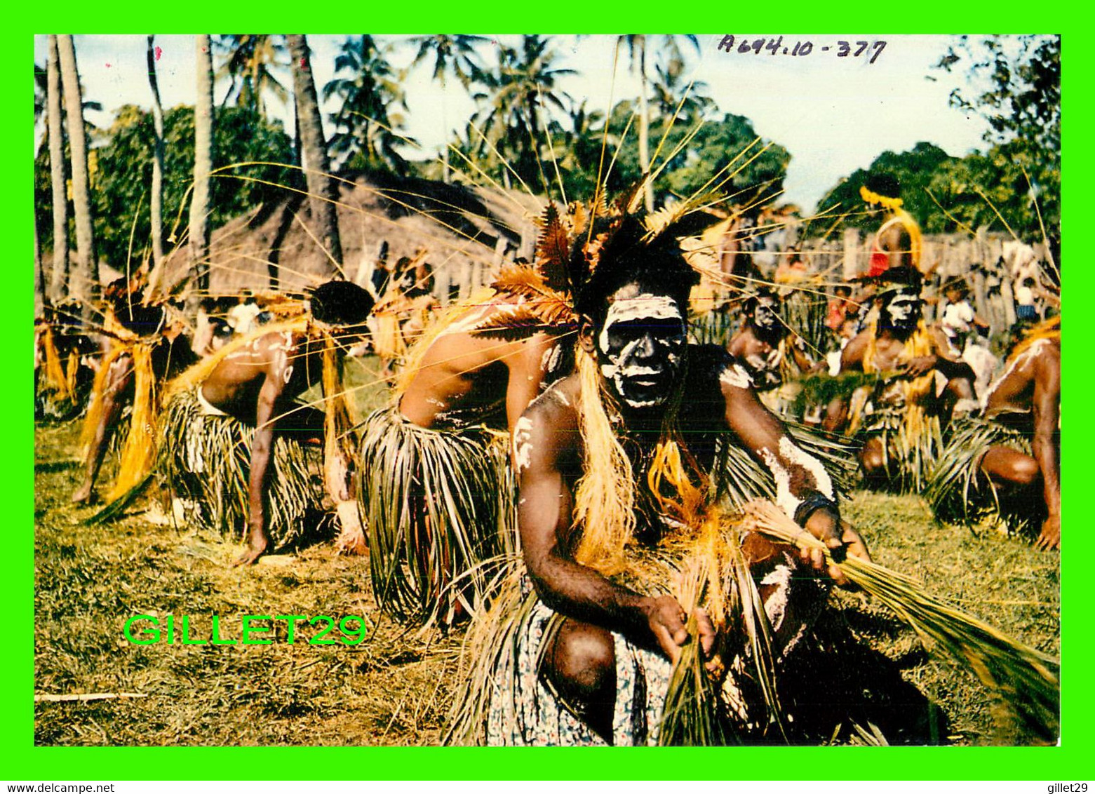 NOUMEA, NOUVELLE CALÉDONIE - DANSEURS AUTOCHTONES AU REPOS - UTA - PHOTO NOEL CALÉ - - New Caledonia