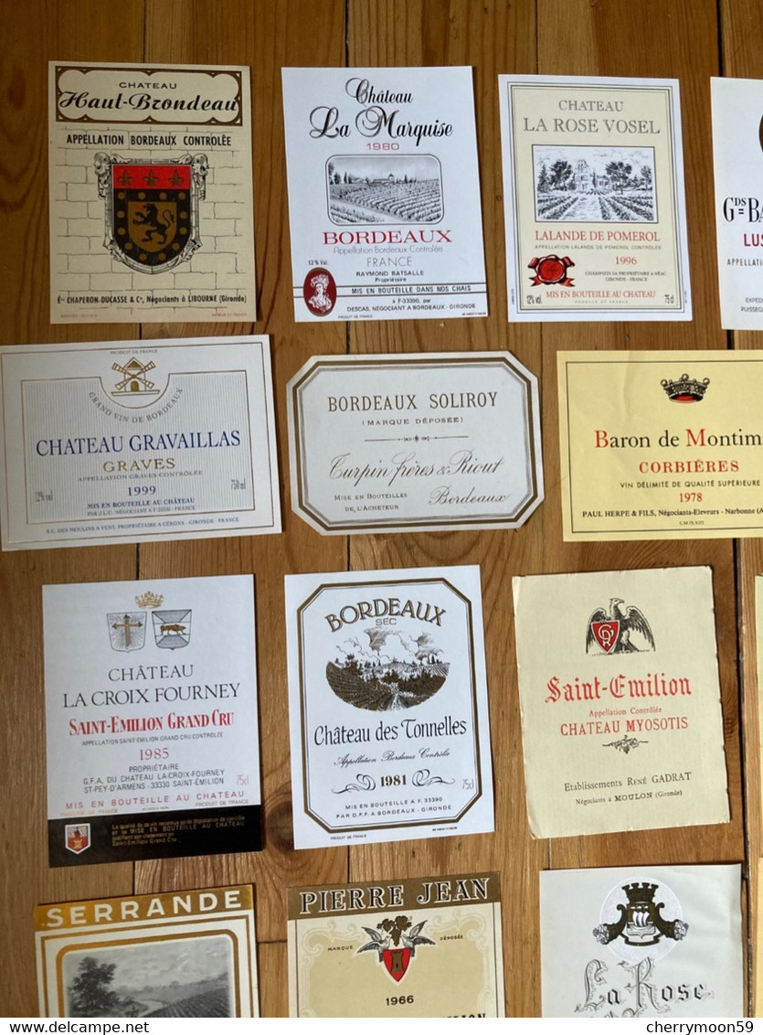 Lot De 30 étiquettes De Bouteilles De Vin - Collections, Lots & Séries