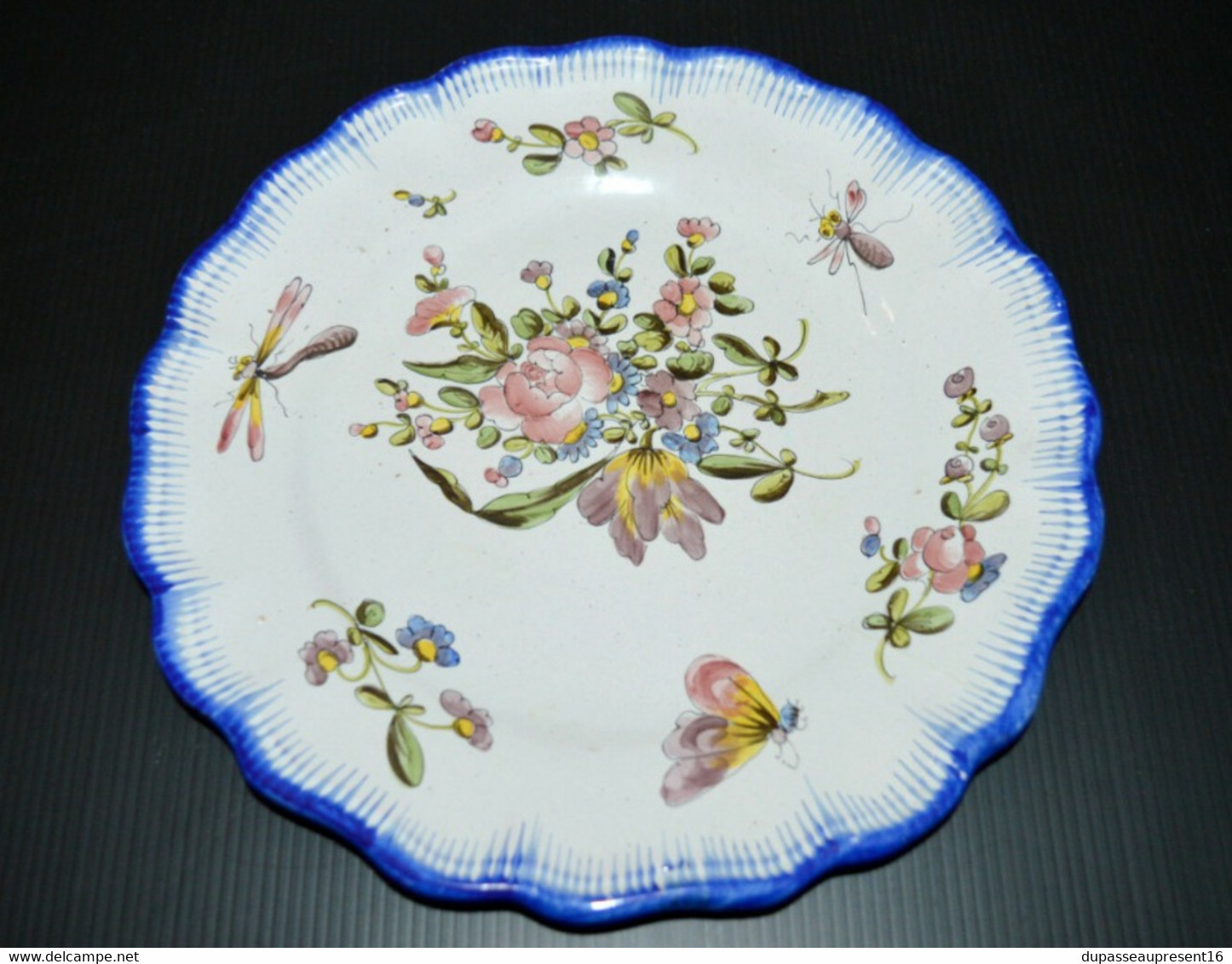 ASSIETTE CERAMIQUE MAJOLICA LASSUZE XIXe ANGOULÊME NO RENOLEAU fleurs Papillons déco collection vitrine