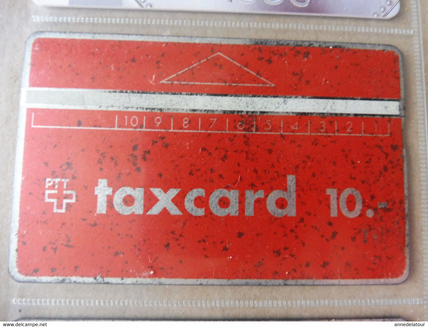 10 télécartes (cartes téléphoniques)  TAXCARD  (dont 1 unité P-TAXCARD SWISS TELECOM )  ,  origine Suisse