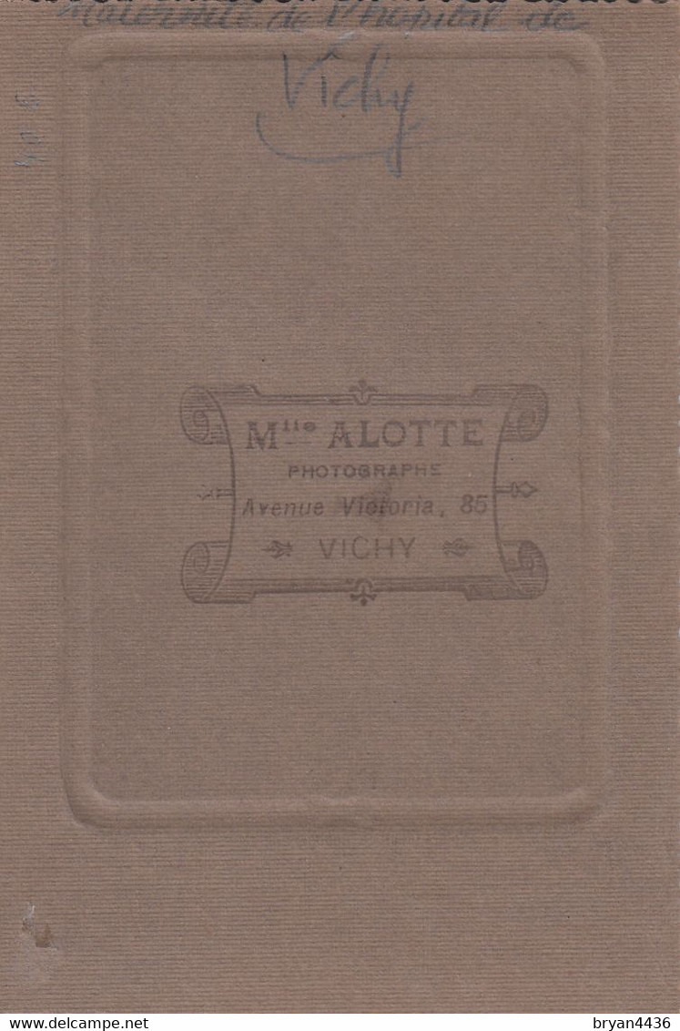 03 - ALLIER - CARTE PHOTO - MATERNITE DE L'HOPITAL DE VICHY - ( 14 X 9 Cm) - VOIR SCANS - Vichy