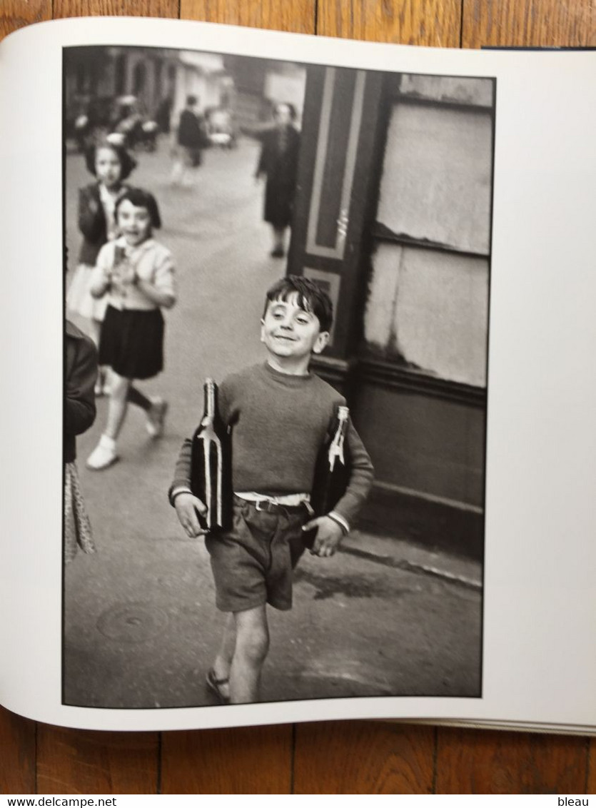 (photographie) Henri Cartier-Bresson photographe. 155 reproductions à pleine page. Delpire, 1982.