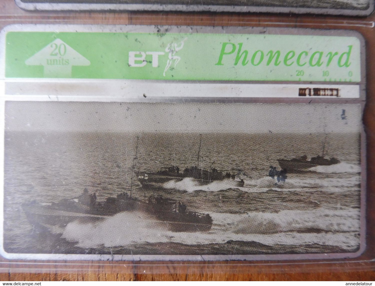 10 télécartes (cartes téléphoniques) BT PHONECARD dont 4 unités  D-Day Follow-up waves landing on Gold Beach from an LCI