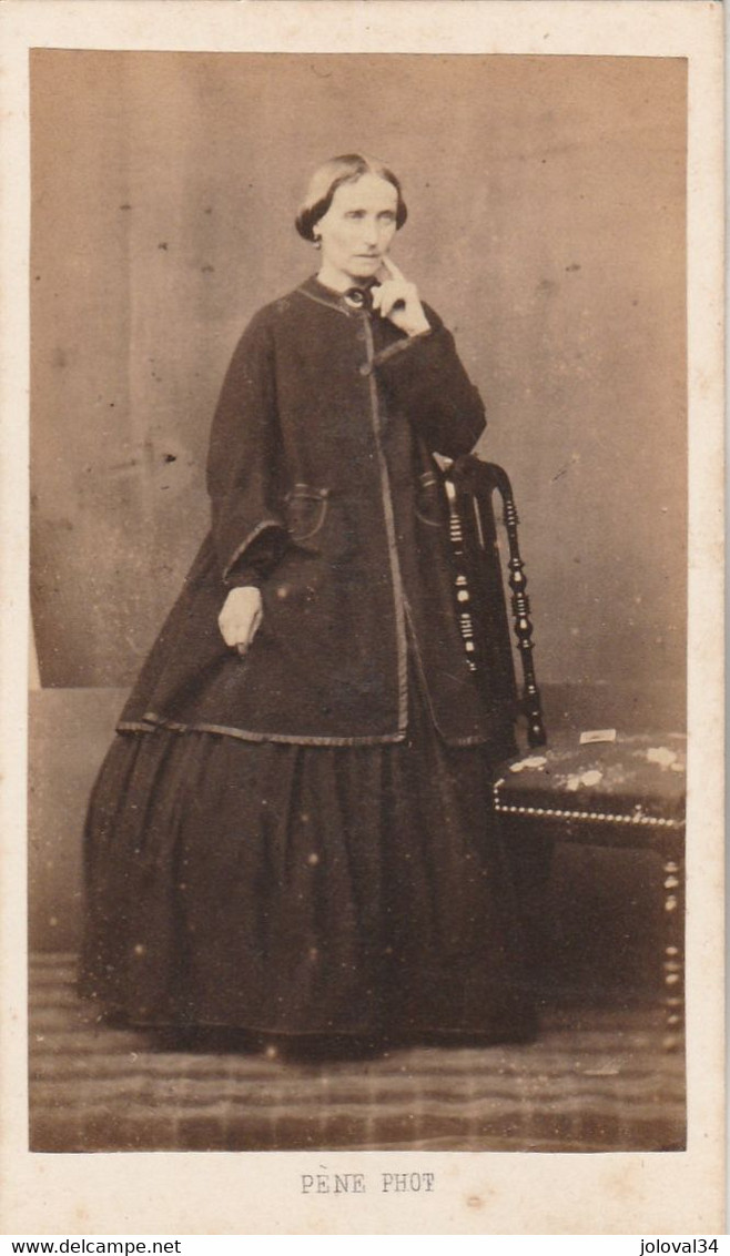 Photo CDV N° 242 - Femme Robe - Photographe PENE Tarbes - Ancianas (antes De 1900)