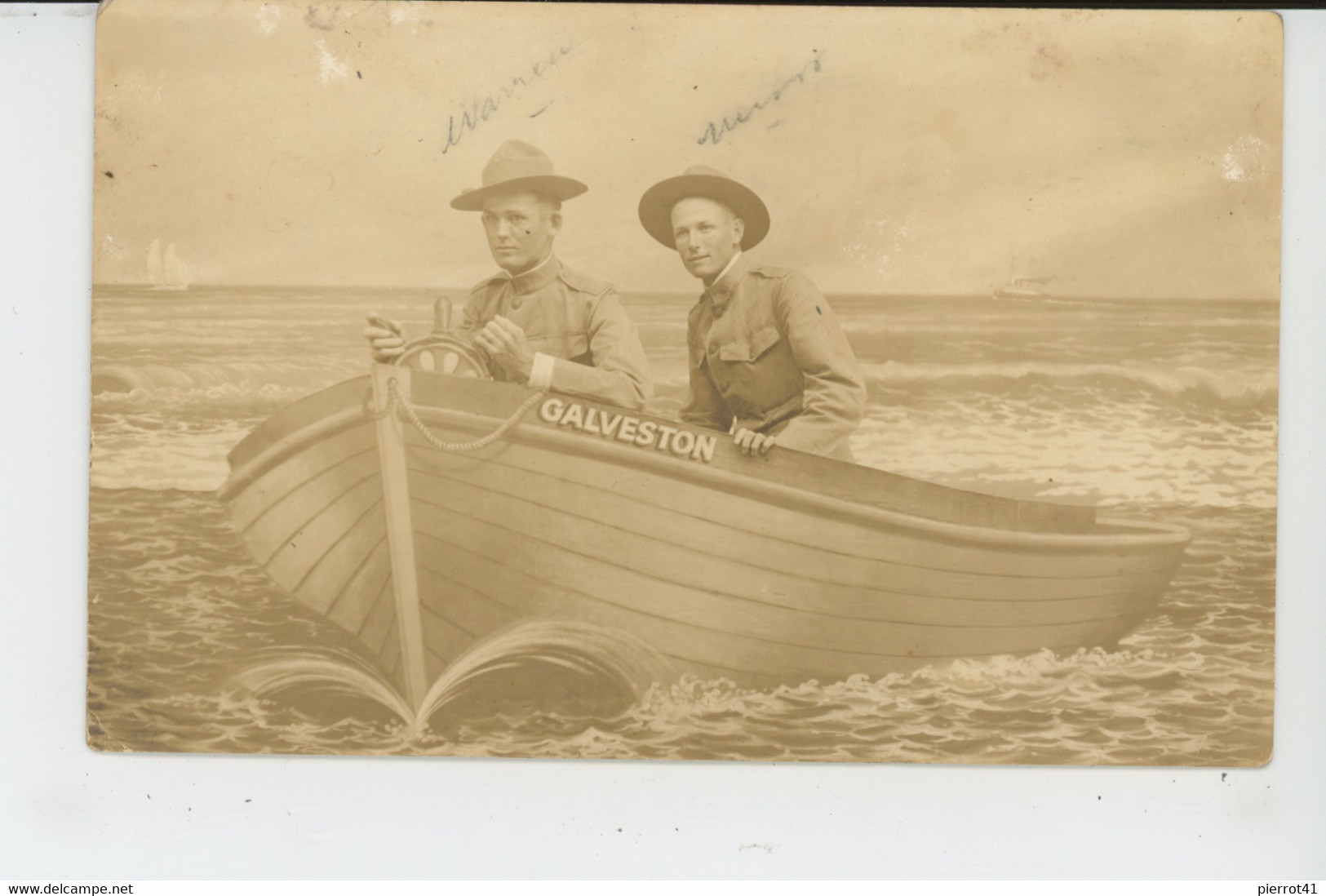 U.S.A. - TEXAS - Carte Photo Montage Soldats U.S. Dans Barque De GALVESTON Prise à MURBOCH'S BATH HOUSE Par L. TOBLER - Galveston