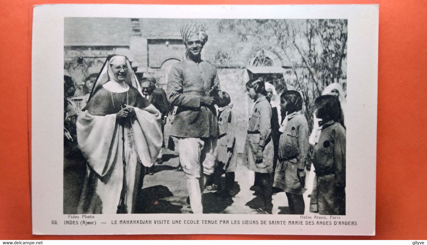 CPA. INDES (Ajmer) - Le Maharadjah Visite Une école Tenue Par Les Soeurs De Sainte Marie Des Anges D 'Angers  (R2.982) - India