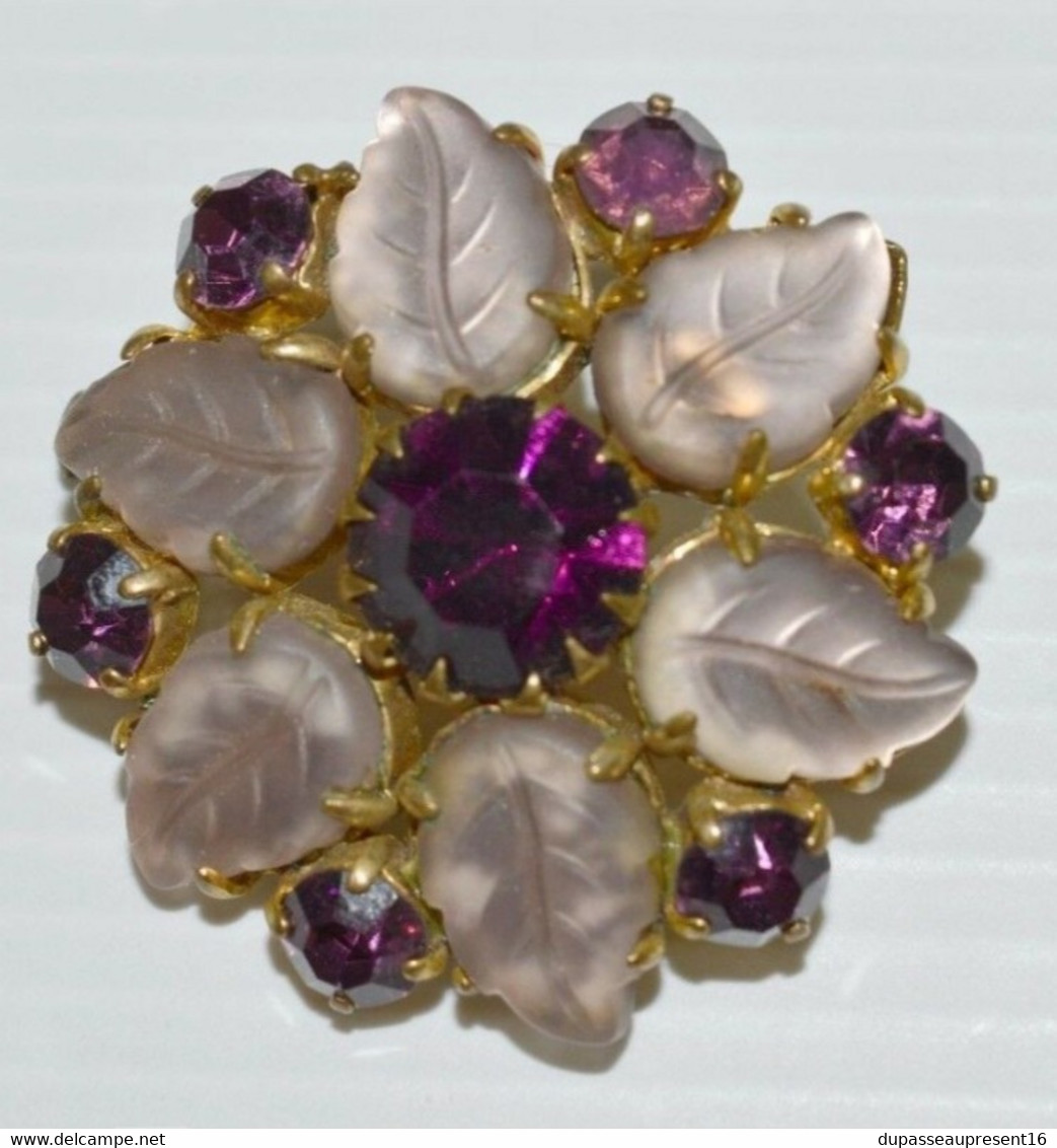 BROCHE FANTAISIE RONDE PIERRES TAILLEES CRISTAL / VERRE FEUILLES BIJOU VINTAGE - Broches