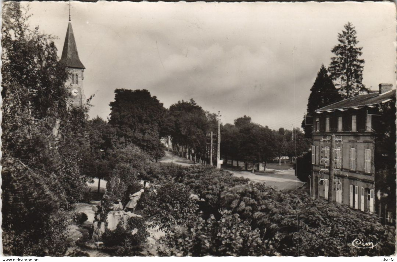 CPA DUN-le-PALESTEL Le Sqaure (1143683) - Dun Le Palestel