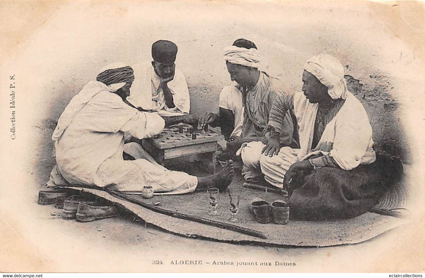 Thème:  Jeux Divers.        Algérie  Arabes Jouant Aux Dominos     Décollée  (voir Scan) - Speelkaarten