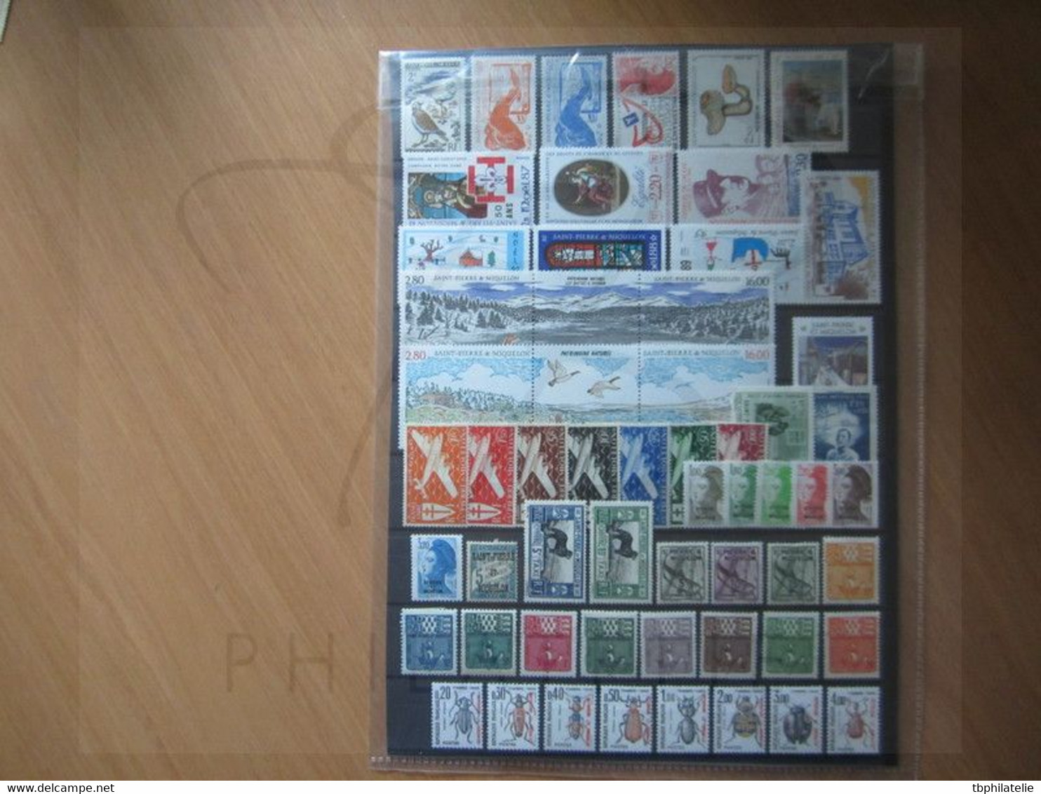 VEND LOT DE 100 TIMBRES DE S.P.M. , NEUFS ! (f) - Collections, Lots & Series