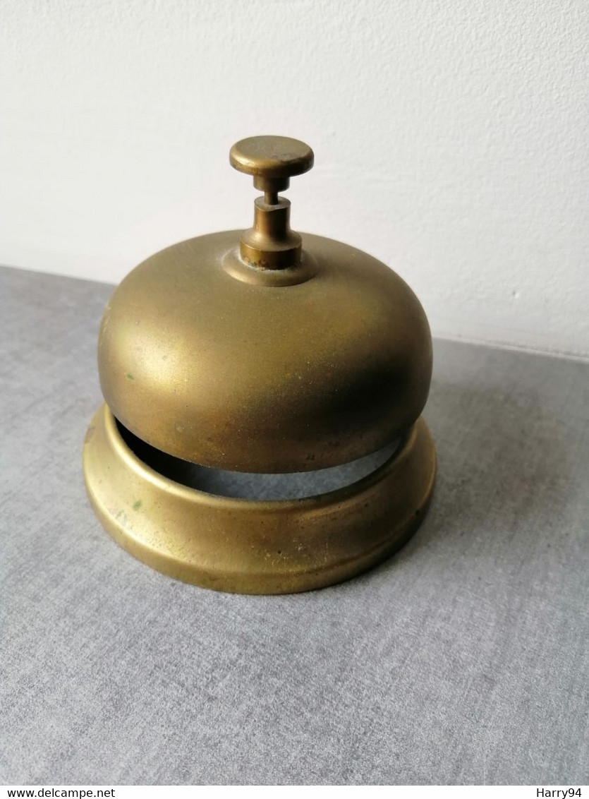 Ancienne Cloche De Table Sonnette De Réception Appel De Service Laiton - Bells