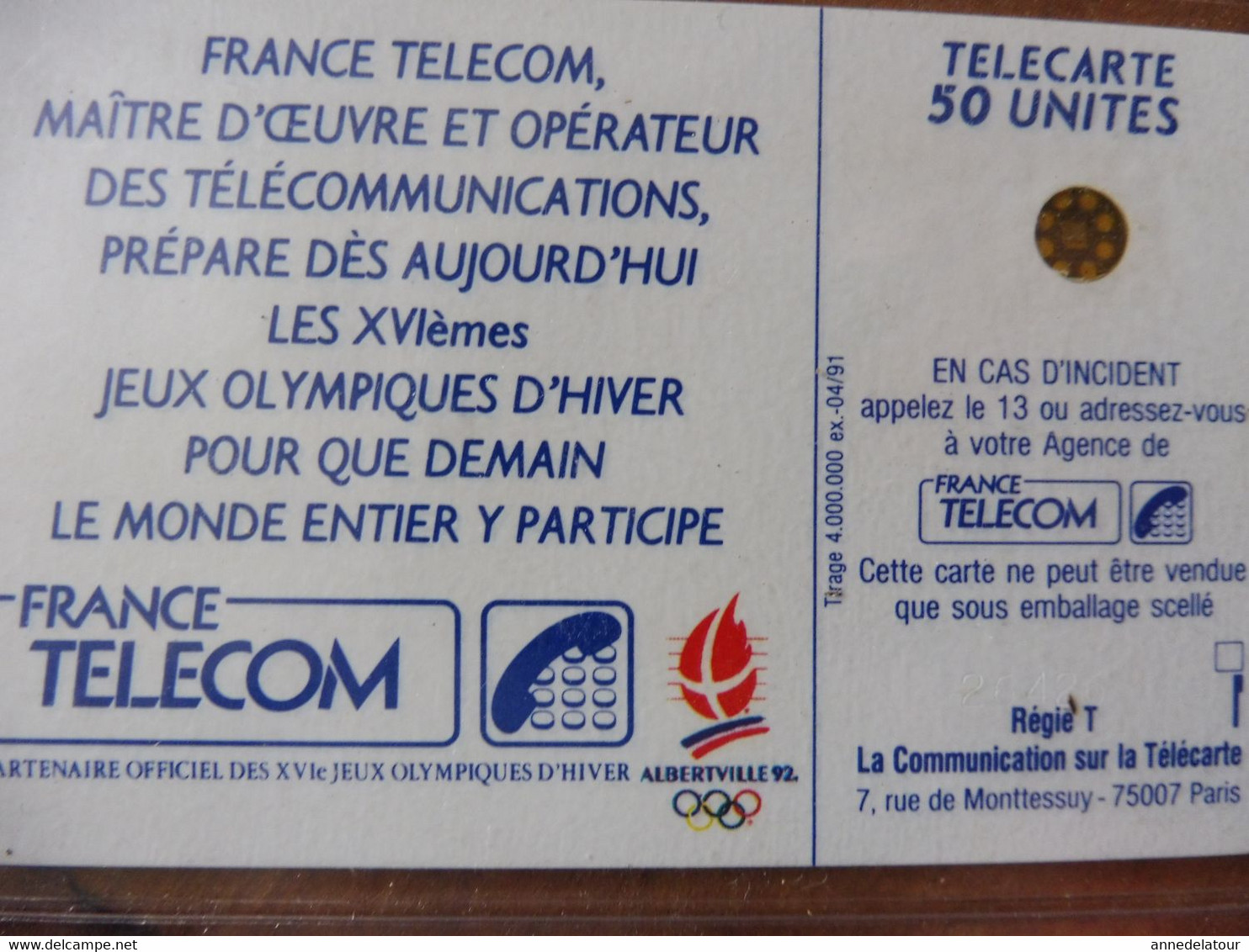 8 télécartes FRANCE TELECOM  Les XVIèmes  JEUX OLYMPIQUES D'HIVER pour que demain le monde entier y participe...