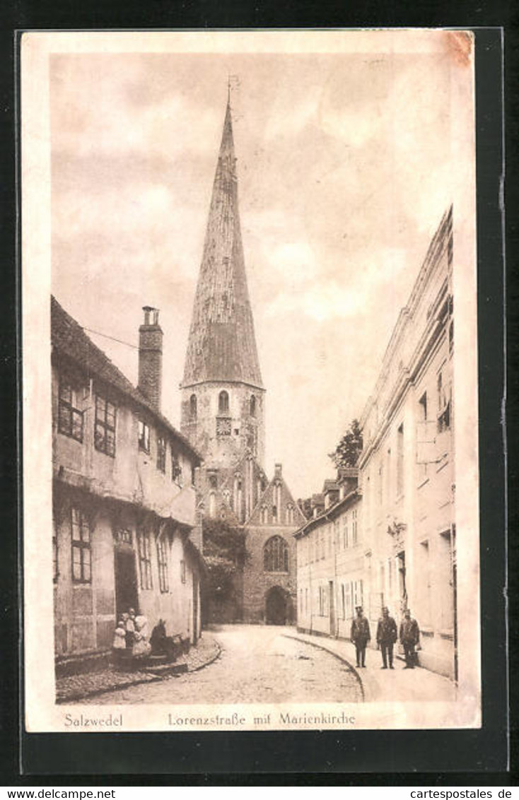 AK Salzwedel, Lorenzstrasse Mit Marienkirche - Salzwedel