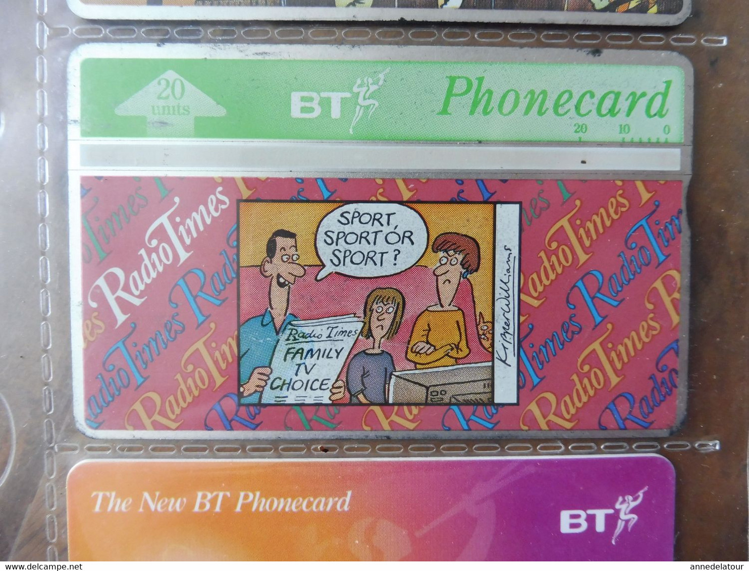 10  Phonecard    BT  (British Telecom)  ---> Radio Times,  and so and   ( origine Royaume Uni ) (United Kingdom )