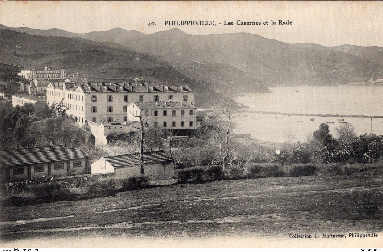 7789 Cpa Philippeville - Les Casernes Et La Rade - Other & Unclassified