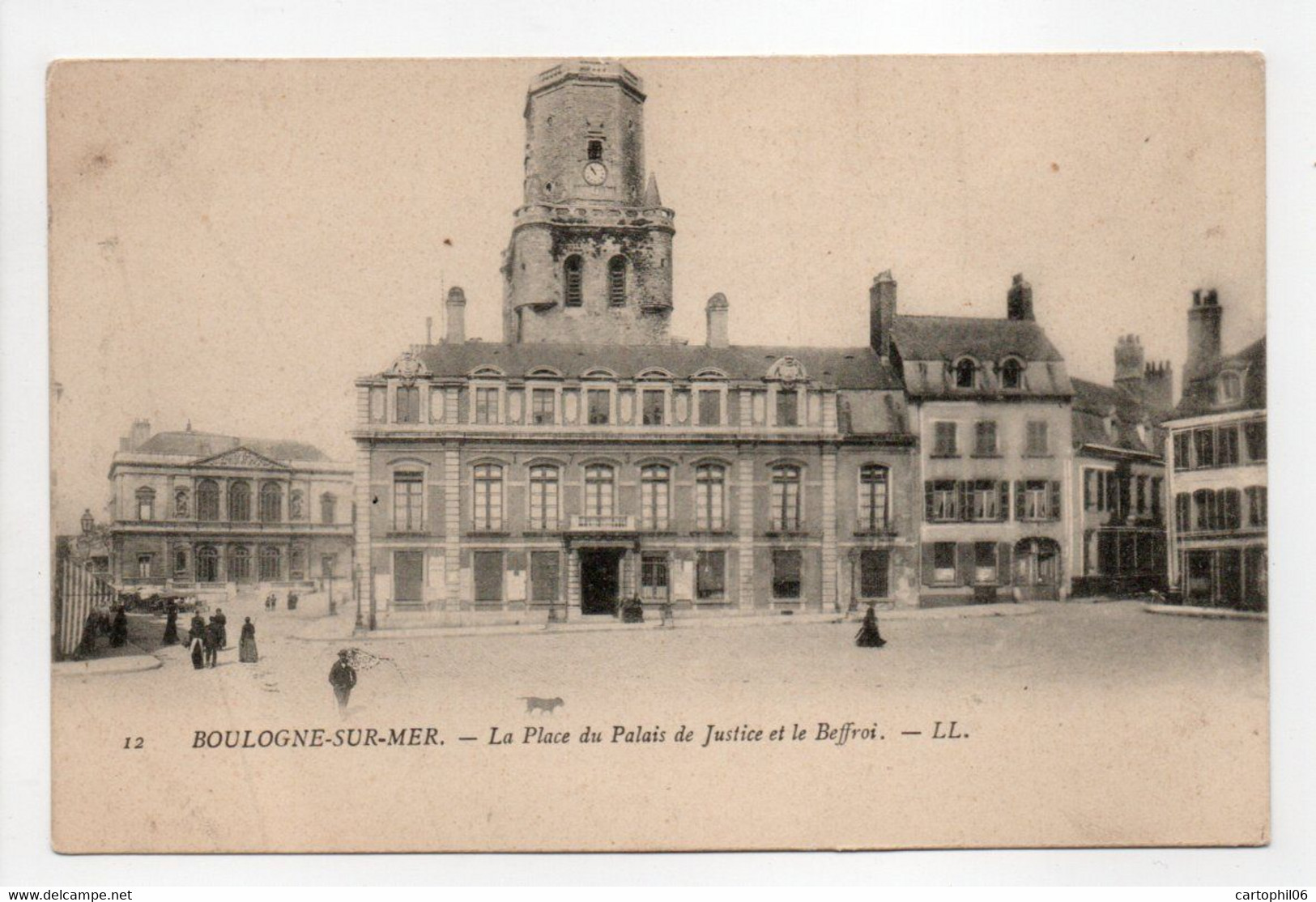 - CPA BOULOGNE-SUR-MER (62) - La Place Du Palais De Justice Et Le Beffroi - Editions Lévy N° 12 - - Boulogne Sur Mer