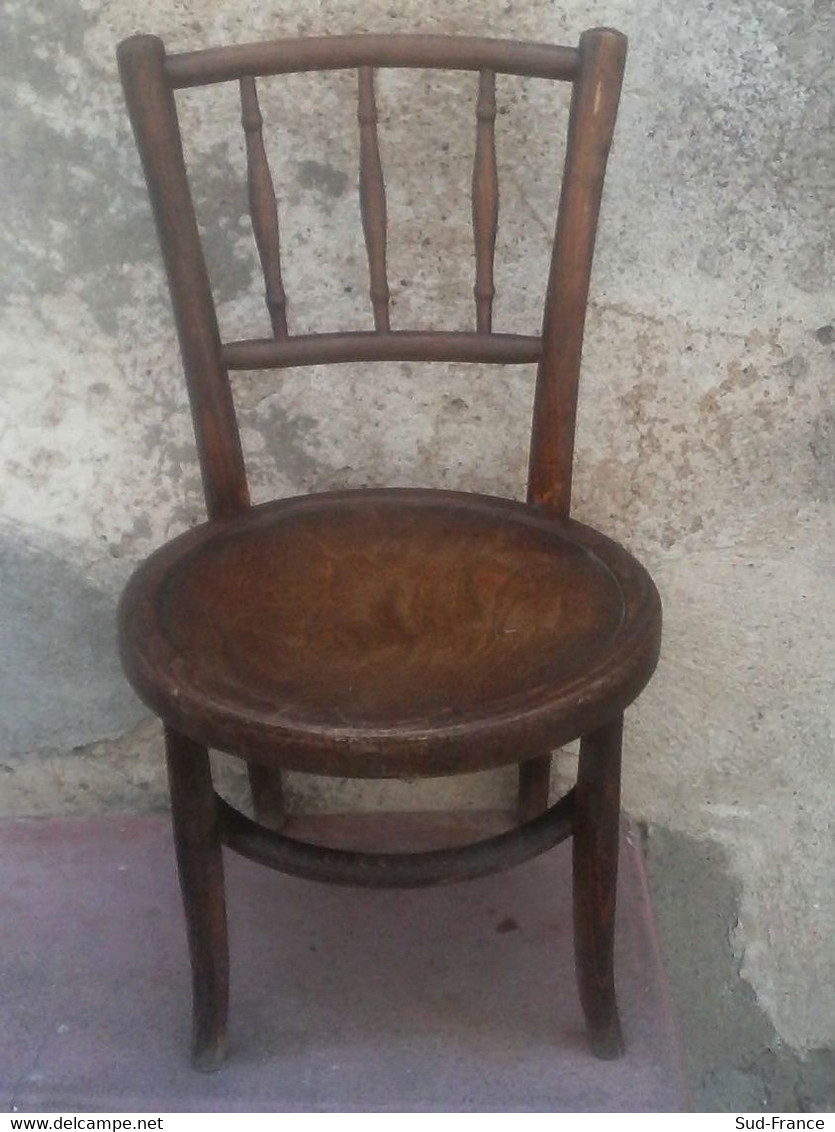 Chaise Enfant Ancienne En Vois Courbé - Chairs