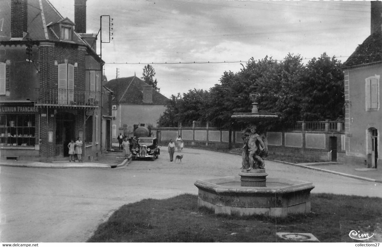 89-NEUVY-SAUTOUR- PLACE DE LA FONTAINE - Neuvy Sautour