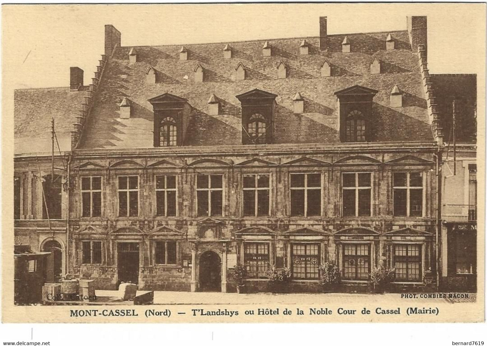 59    Mont  Cassel   - T'landsbuys Ou Hotel De La Noble Cour Mairie - Cassel